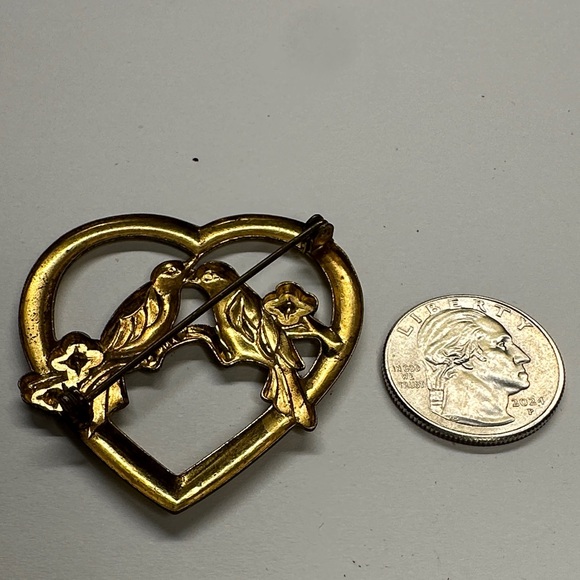 MCM Vintage Gold Heart-Shaped Brooch - Picture 2 of 2